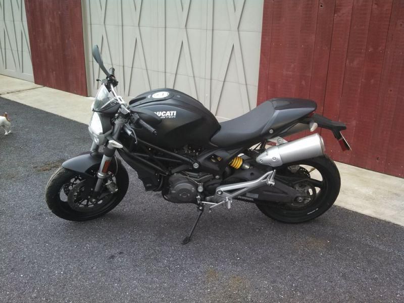 Ducati 2009 Monster 696 - 2762 miles sportbike motorcycle